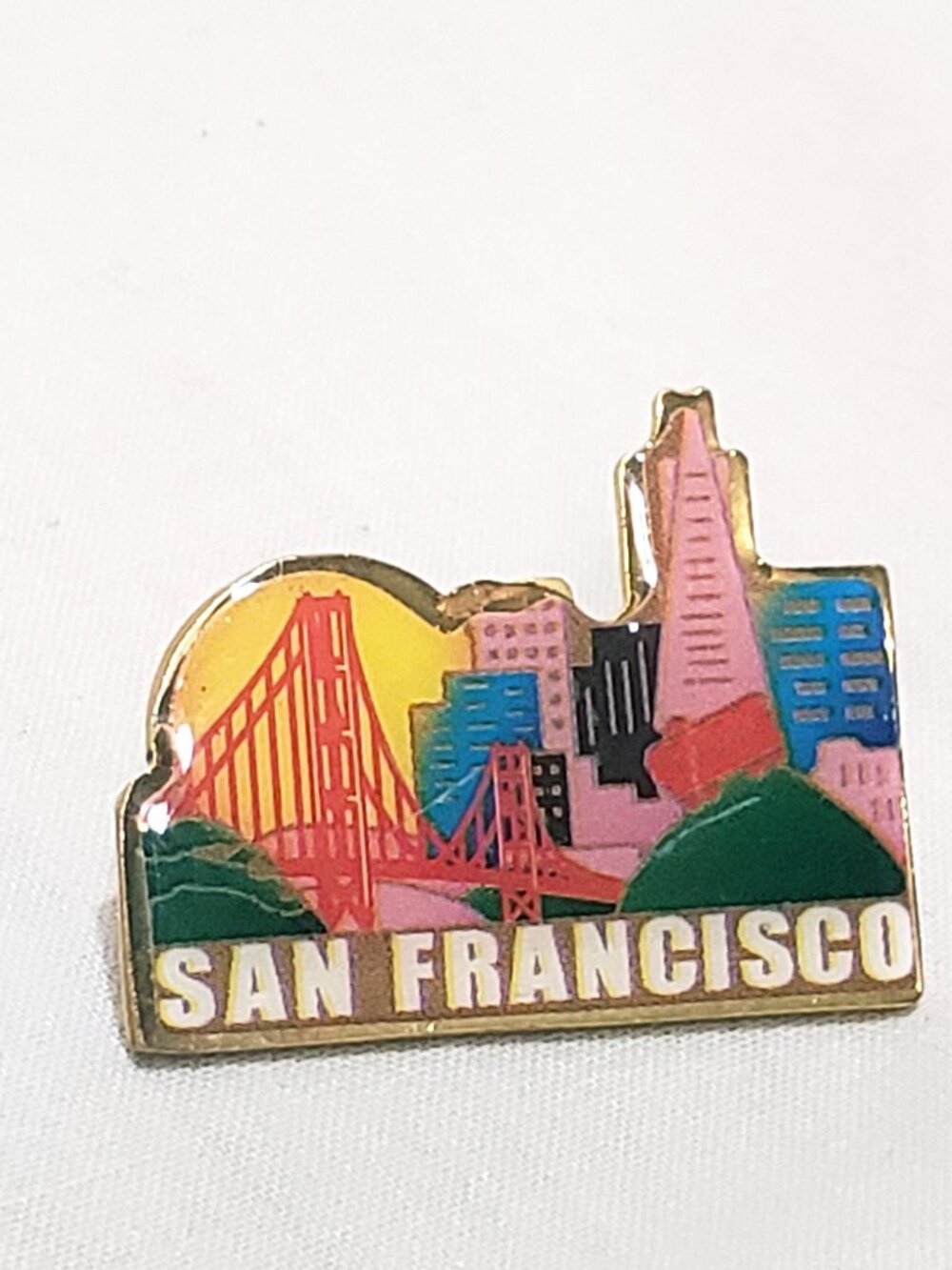 San Francisco City Skyline Buildings Golden Gate Bridge Lapel Pin 1" Pink Blue